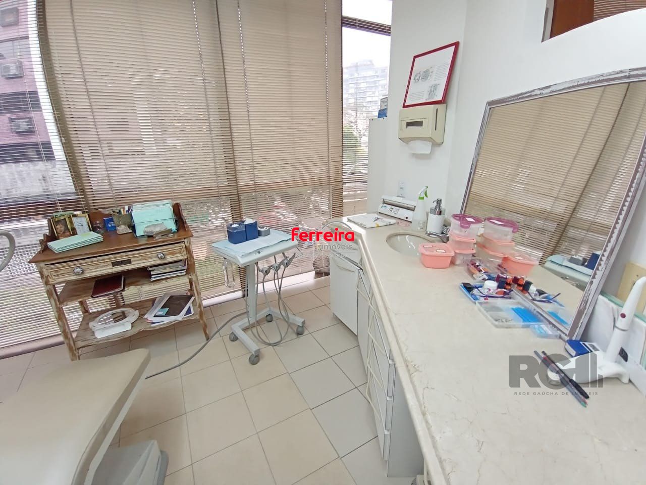 Venda de Conjunto/Sala em Porto Alegre-RS, bairro Petrópolis