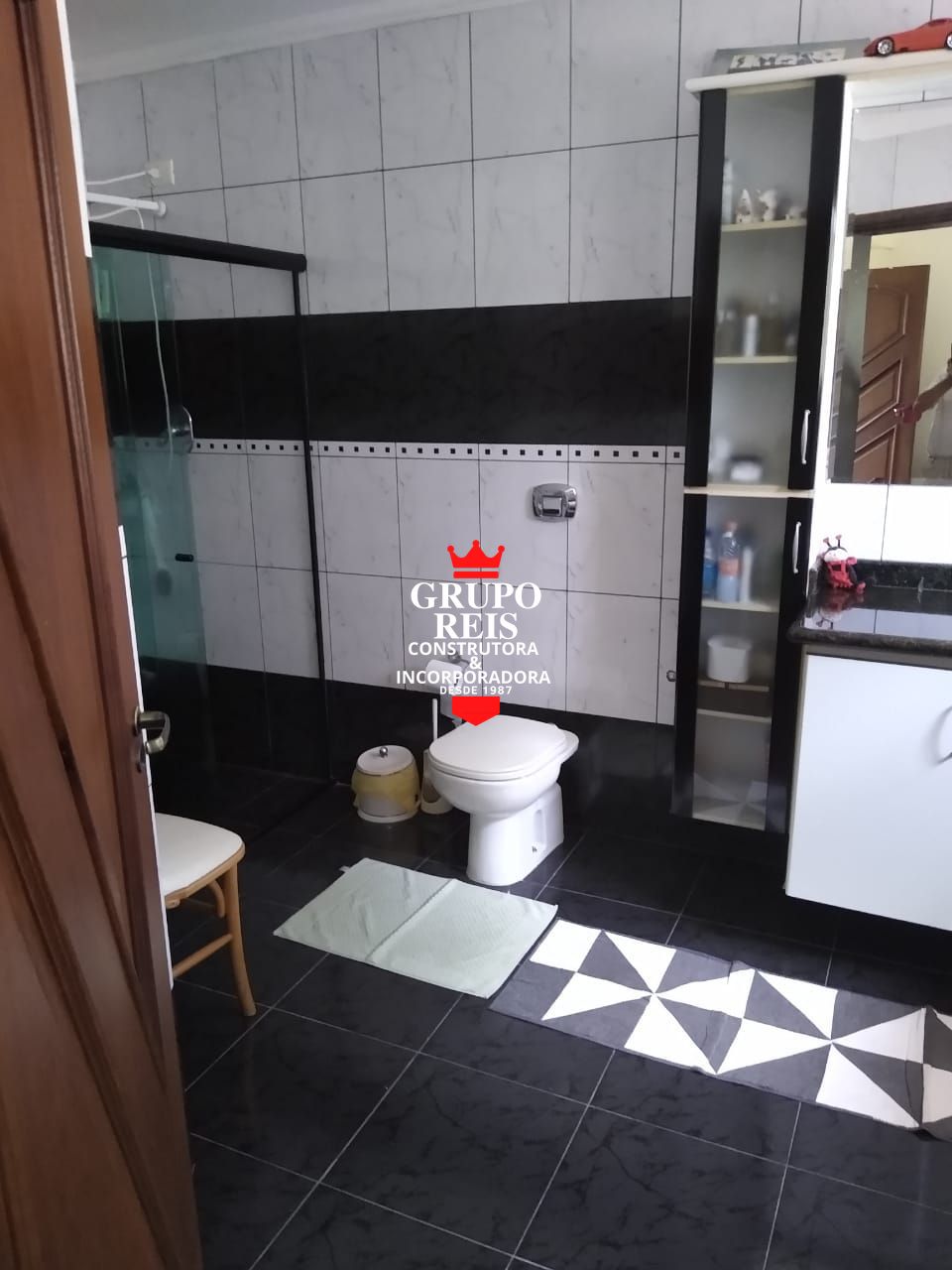 Luxo, espaço e exclusividade em um dos melhores condomínios 