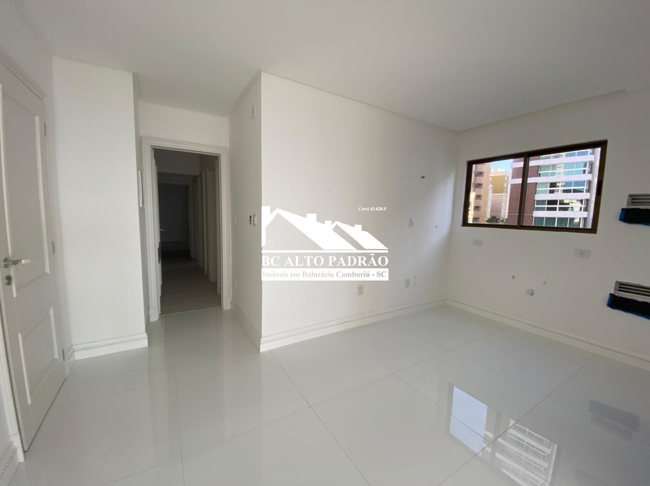 Apartamento à venda com 3 quartos, 110m² - Foto 4