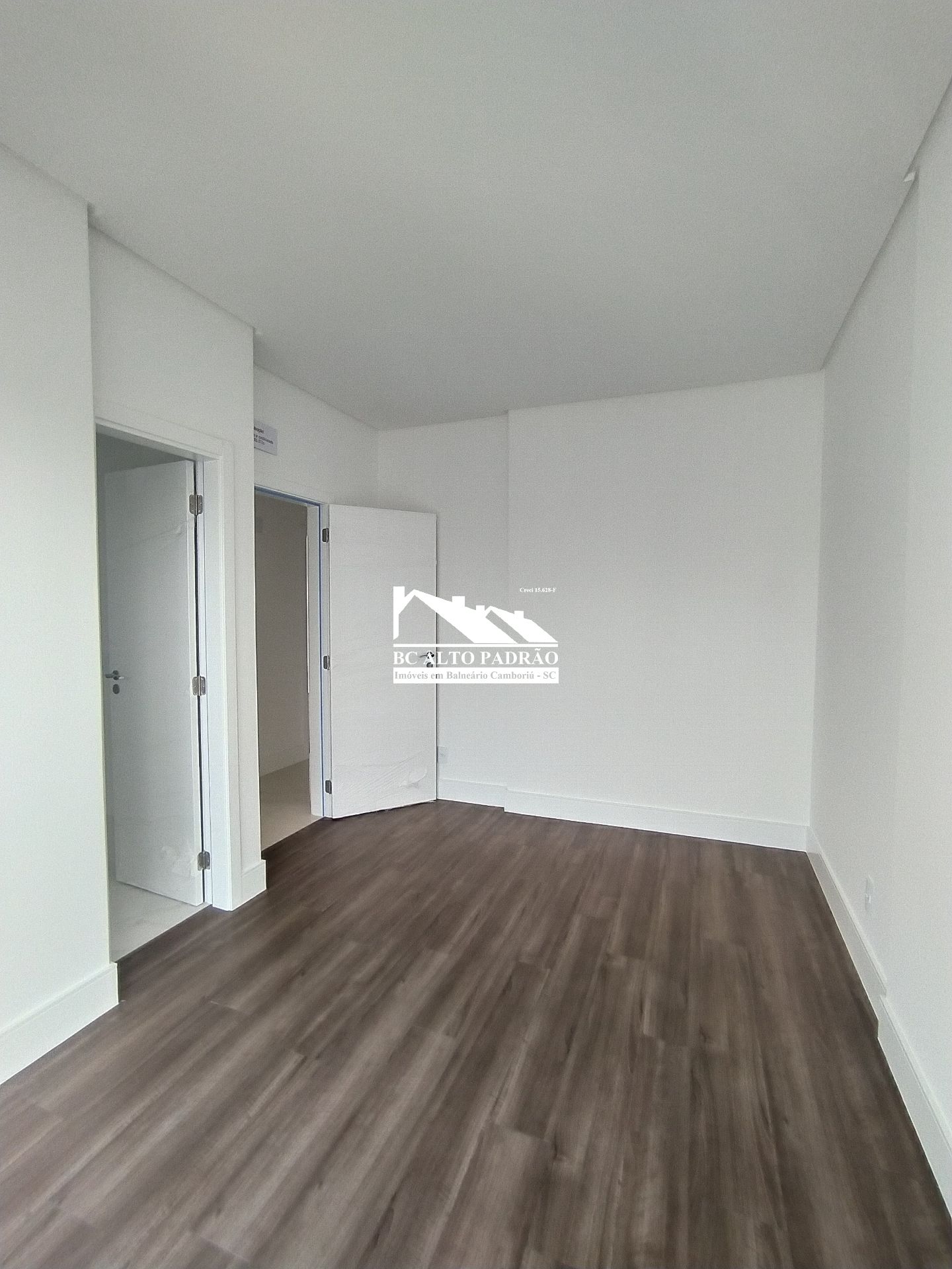 Apartamento à venda com 3 quartos, 123m² - Foto 17