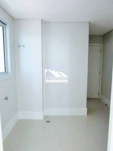 Apartamento à venda com 4 quartos, 237m² - Foto 13