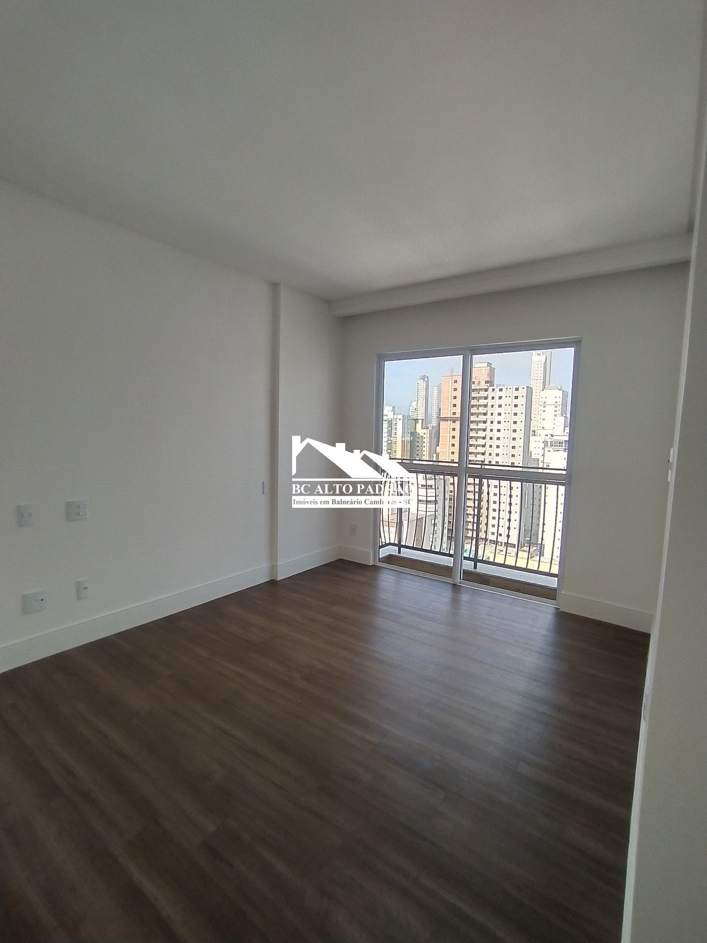 Apartamento à venda com 3 quartos, 123m² - Foto 11