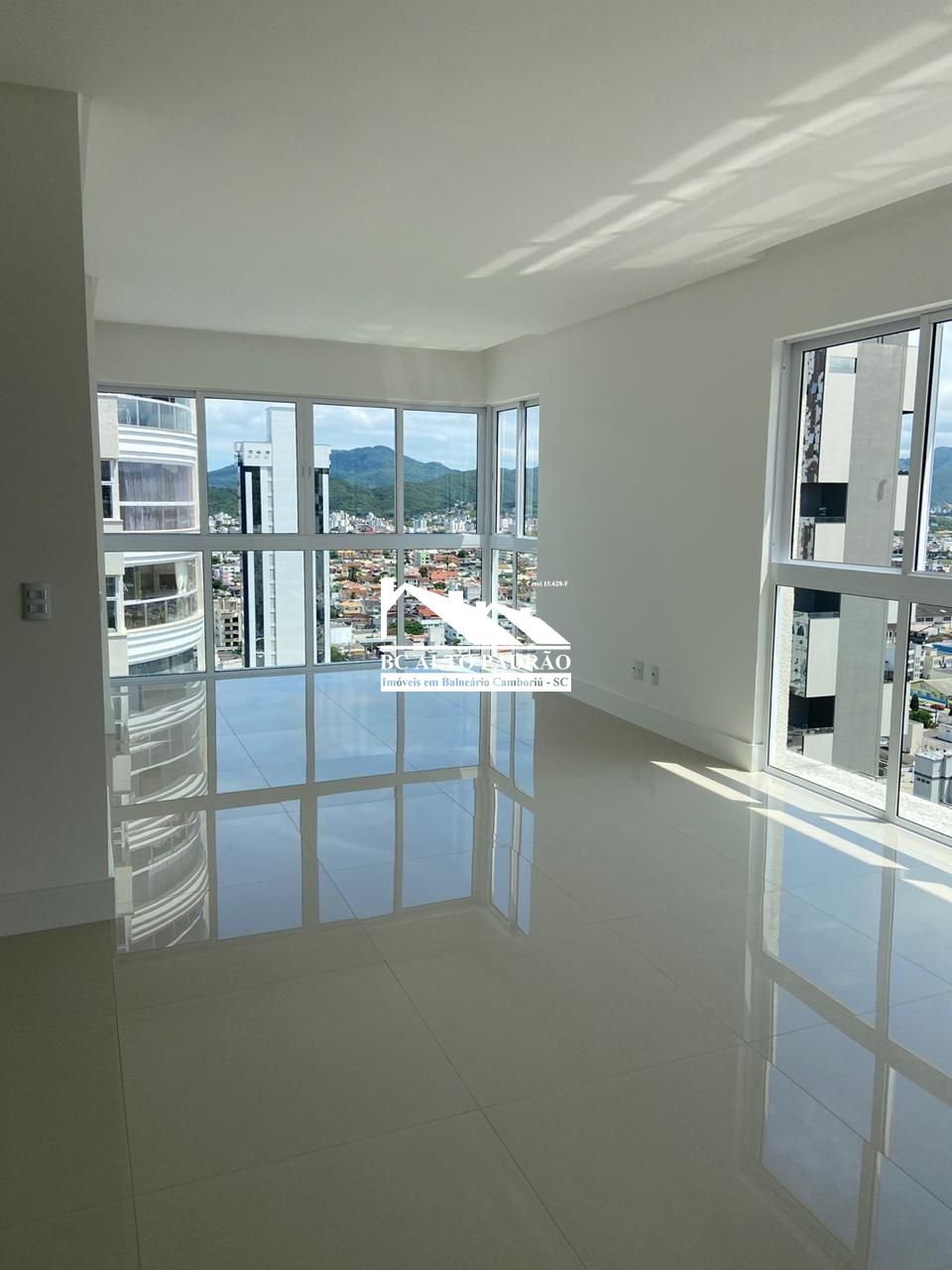 Apartamento à venda com 3 quartos, 123m² - Foto 24