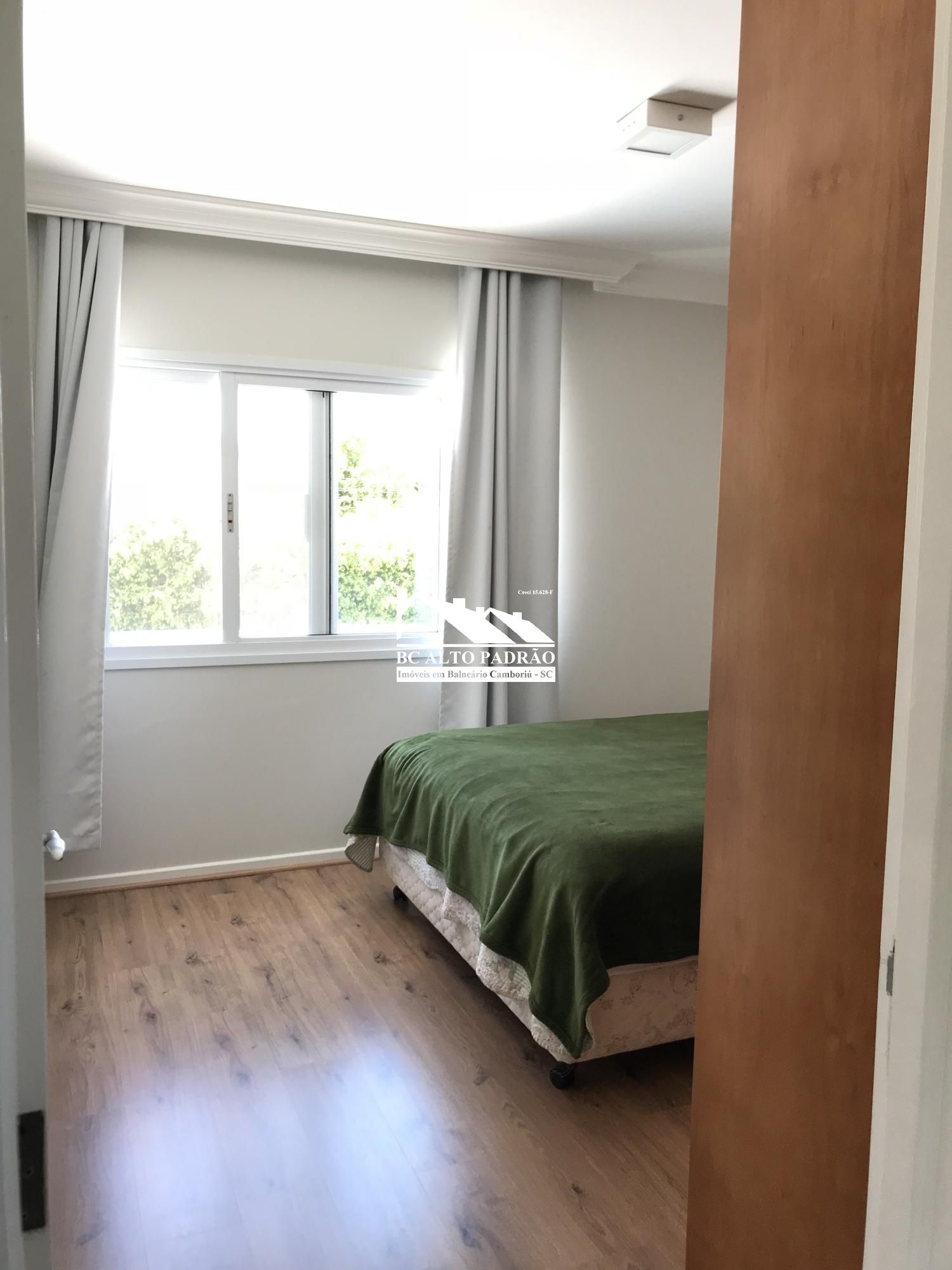 Casa de Condomínio à venda com 3 quartos, 240m² - Foto 12