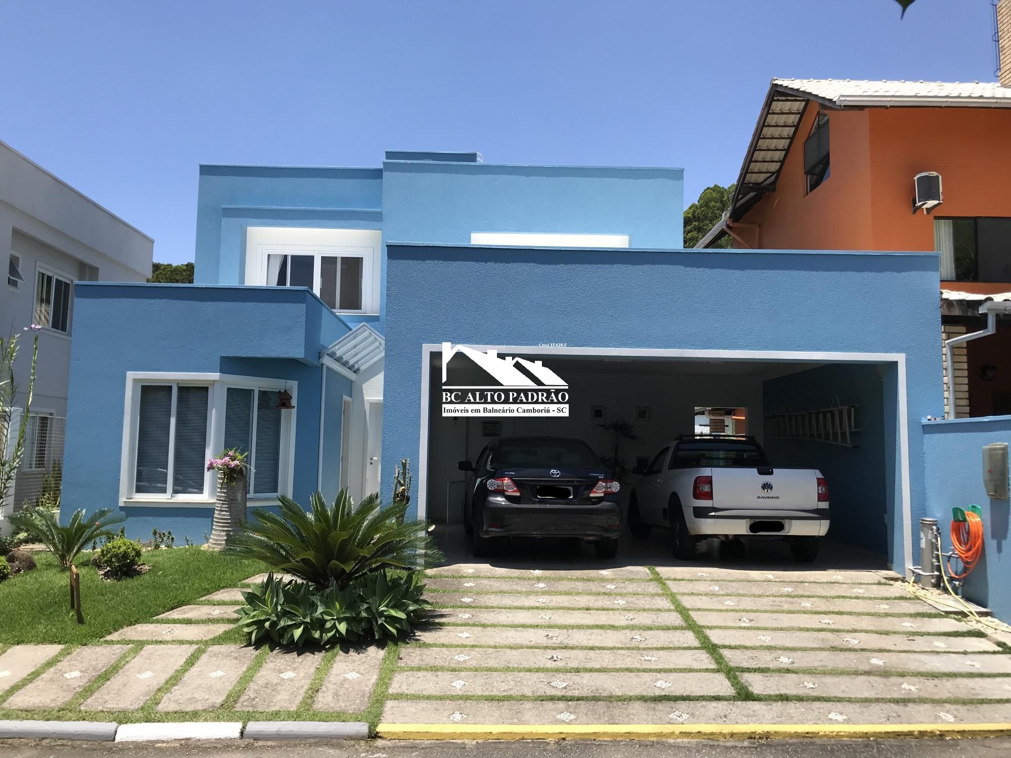 Casa de Condomínio à venda com 3 quartos, 240m² - Foto 1