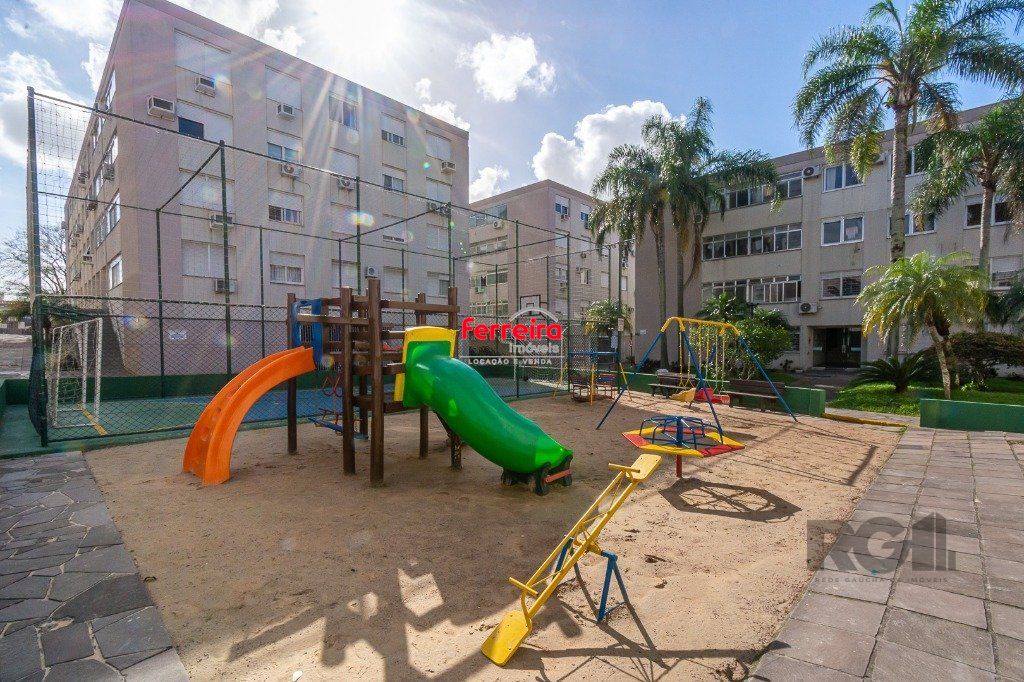 Apartamento no bairro Vila Ipiranga de 2 dormitórios e vaga DESOCUPADO