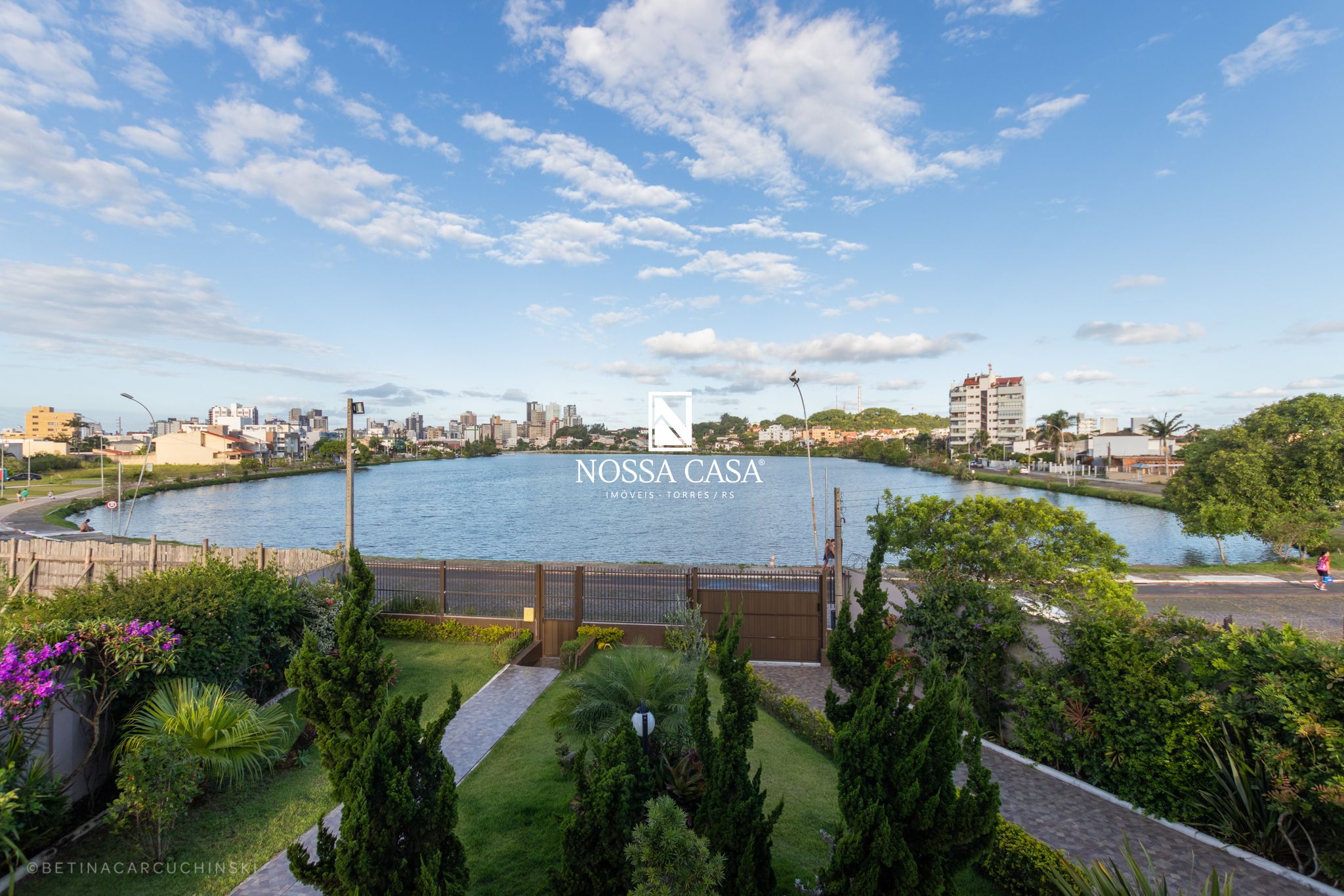 Sobrado, 3 quartos, 243 m² - Foto 2