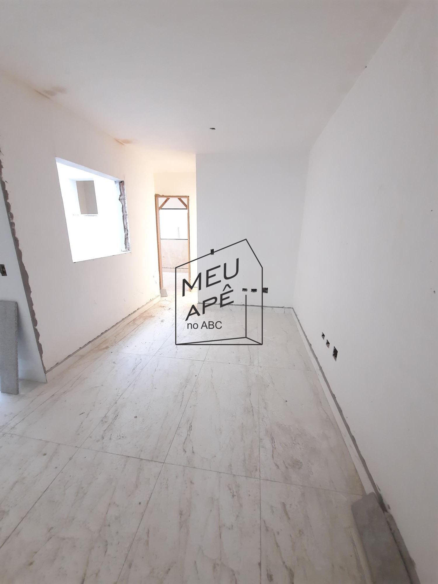 Apartamento à venda com 2 quartos, 37m² - Foto 2