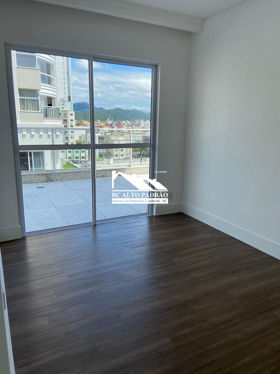 Apartamento à venda com 3 quartos, 123m² - Foto 21