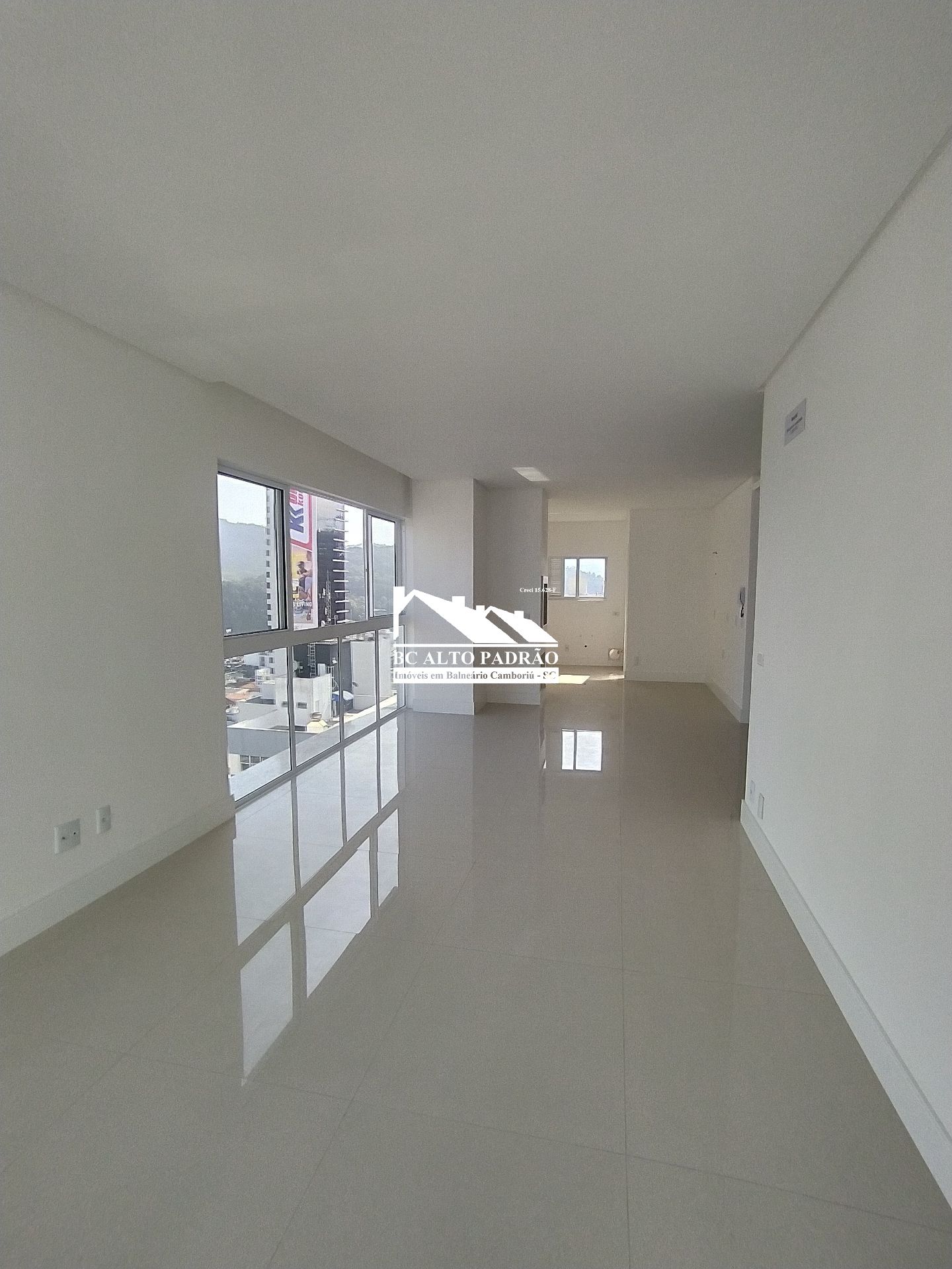 Apartamento à venda com 3 quartos, 123m² - Foto 5