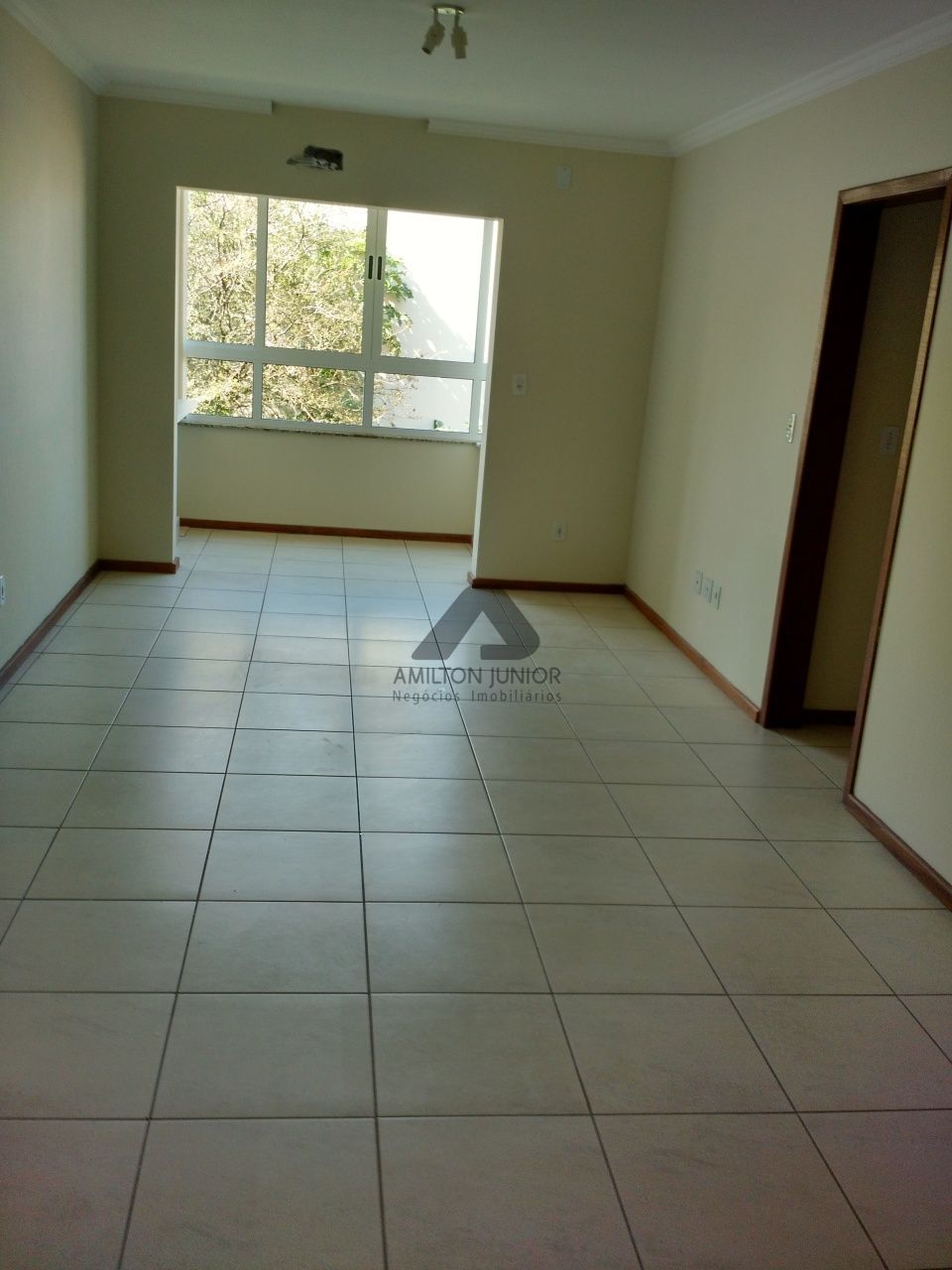 Apartamento à venda com 2 quartos, 75m² - Foto 6