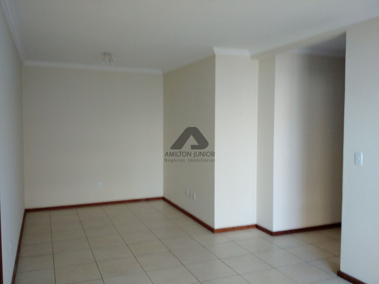 Apartamento à venda com 2 quartos, 75m² - Foto 7