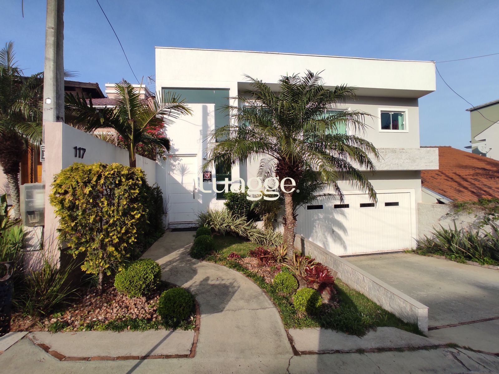 Casa à venda com 3 quartos, 226m² - Foto 2