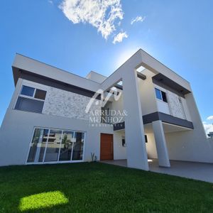 Casa com 182m² e 3 dormitórios no bairro Universitário em Lajeado para Comprar