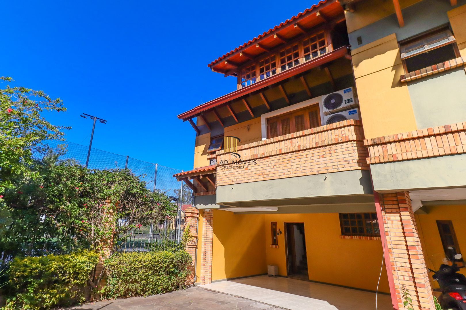 Casa em condomínio 4 dorms a venda na Av. Coronel Marcos,  Pedra Redonda, POA