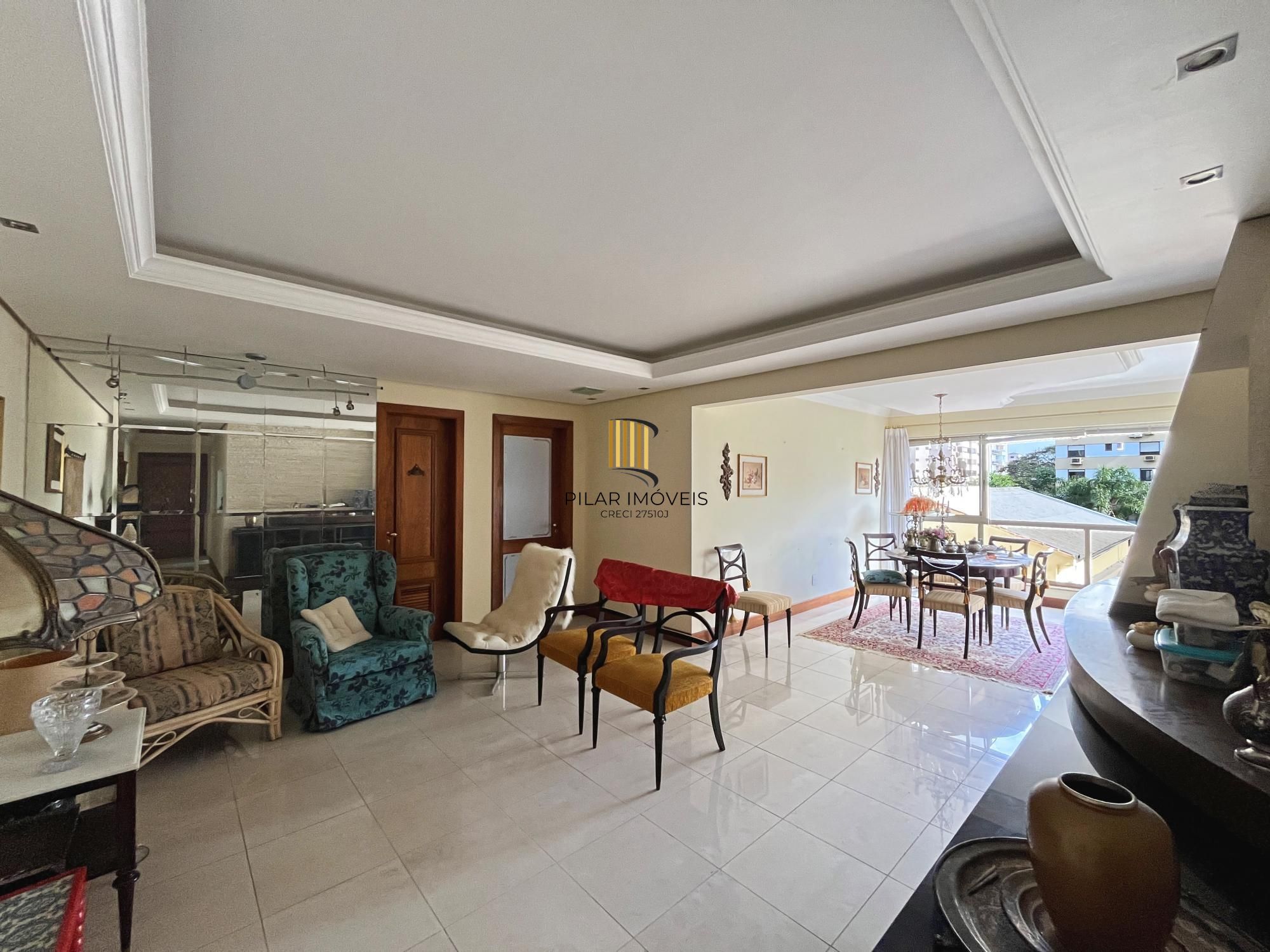Apartamento na Tristeza  com 3 dormitórios, 1 suite, sacada , churrasqueira e 3 vagas