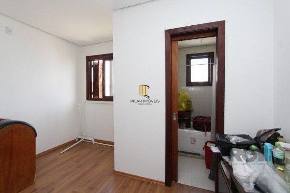 Casa para Venda - 180m², 3 dormitórios, sendo 3 suites, 3 vagas - Hípica