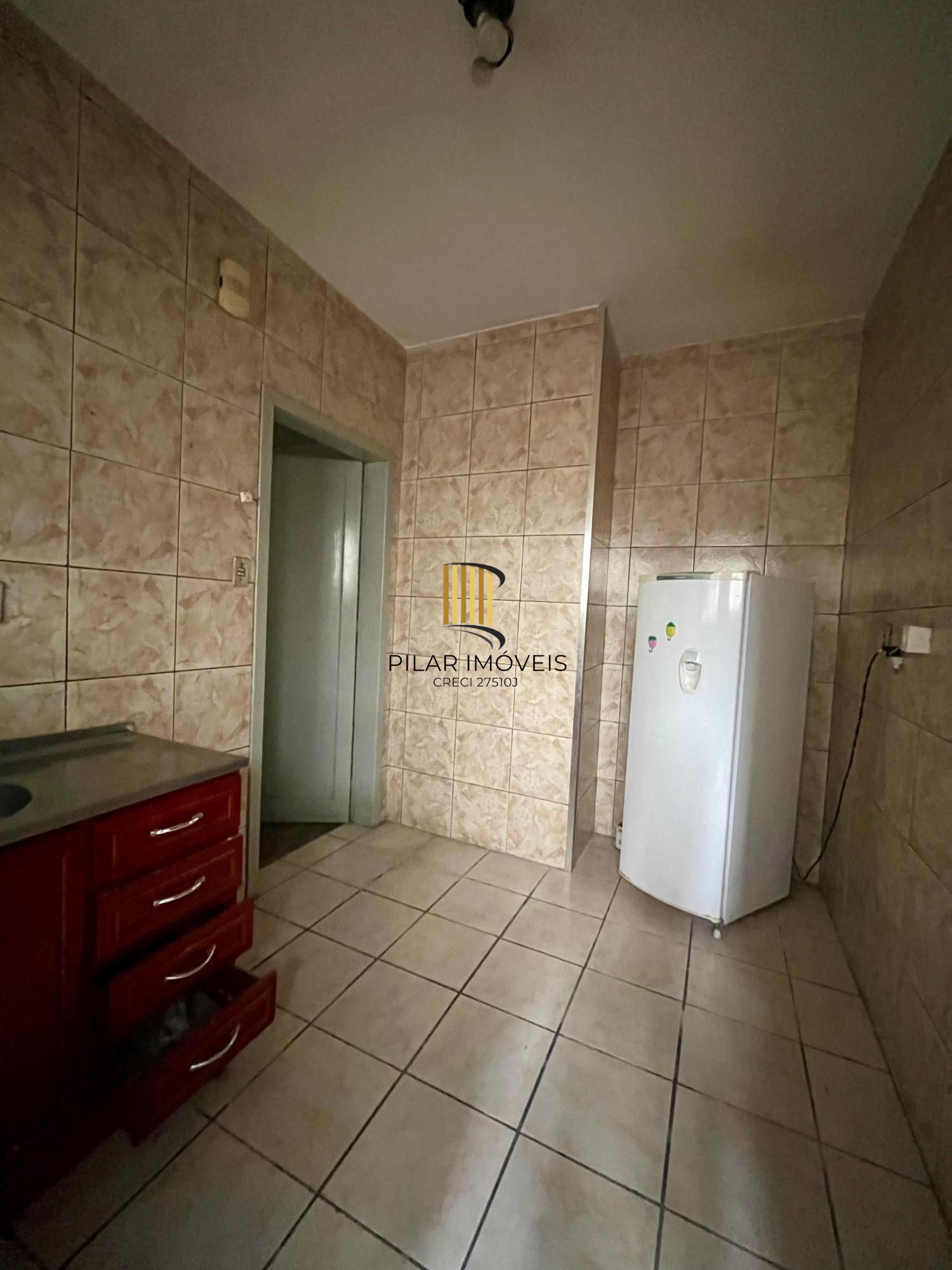 🏡 APARTAMENTO TERREO À VENDA — MENINO DEUS