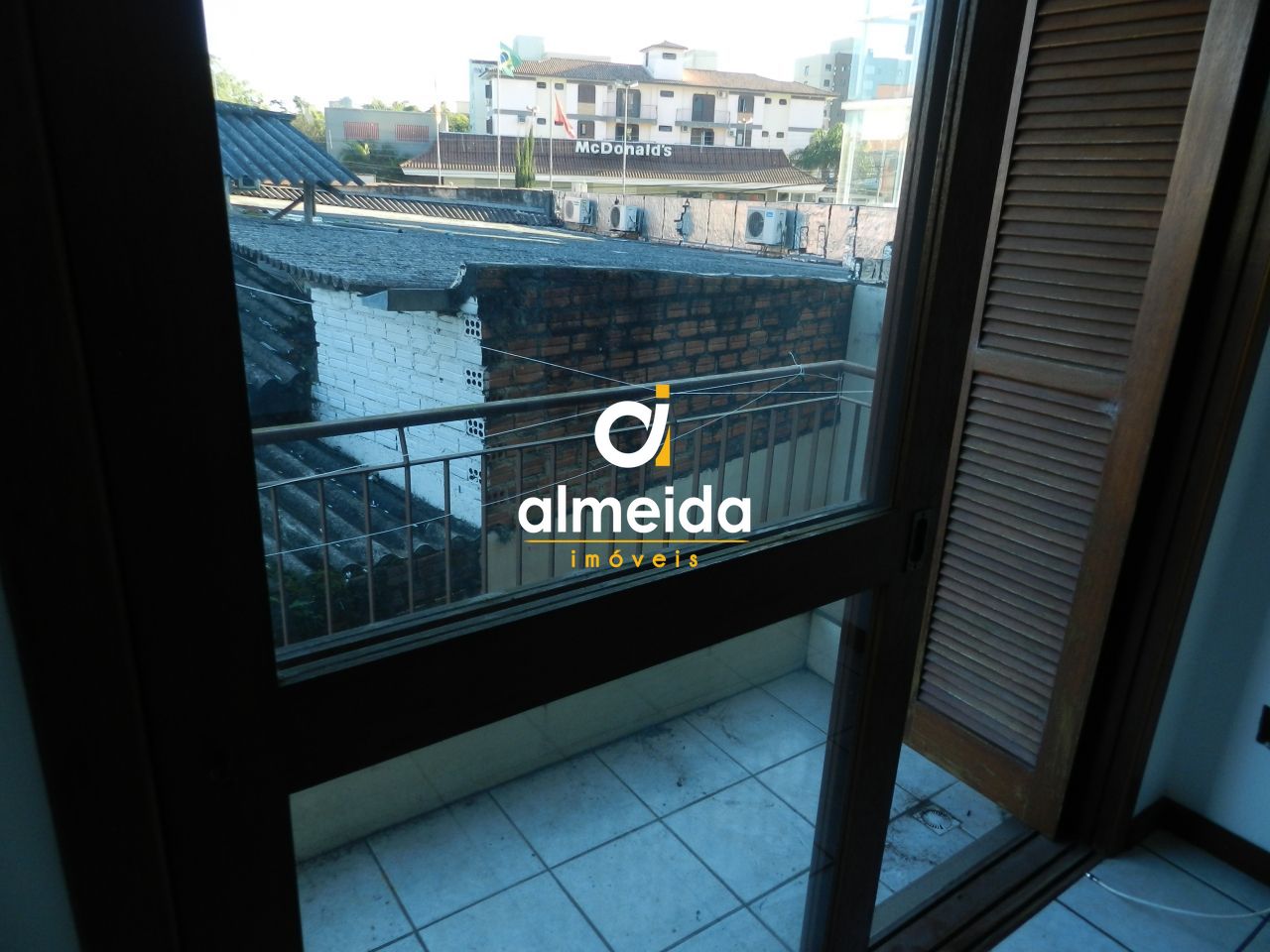 Apartamento à venda com 1 quarto, 60m² - Foto 4