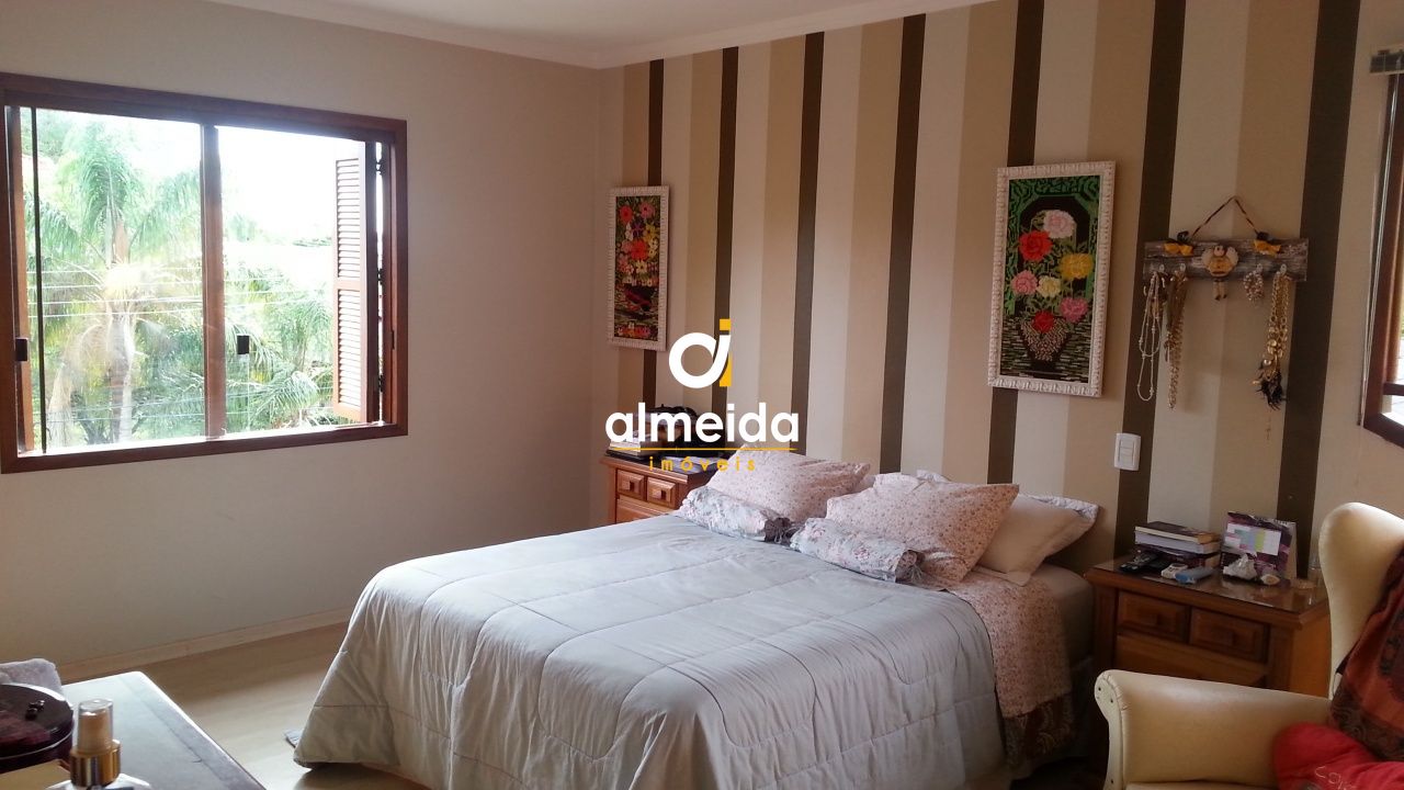 Casa à venda com 4 quartos, 240m² - Foto 42