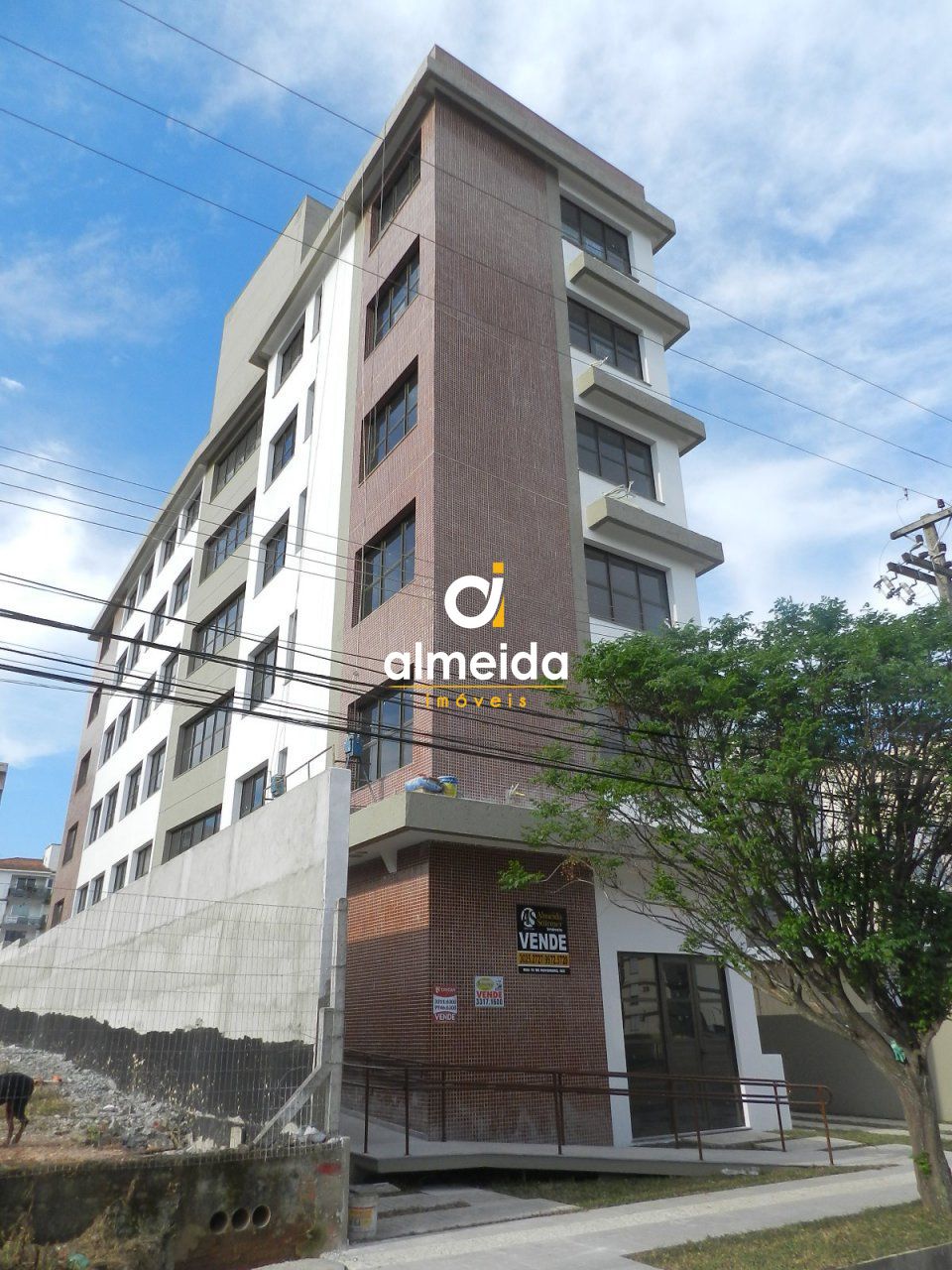 Sala comercial à venda  no Nossa Senhora de Lourdes - Santa Maria, RS. Imóveis