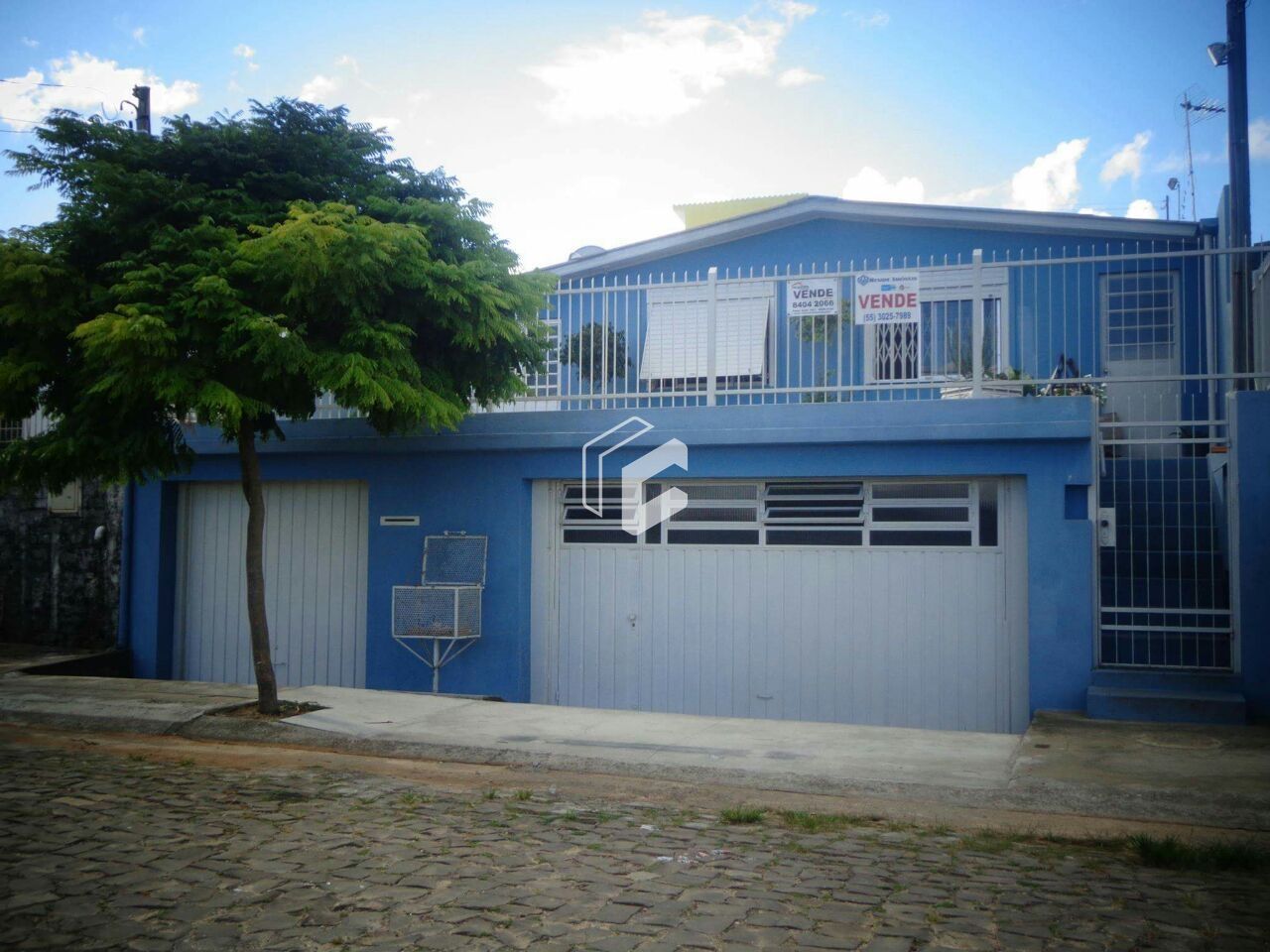 Casa à venda com 3 quartos, 200m² - Foto 2