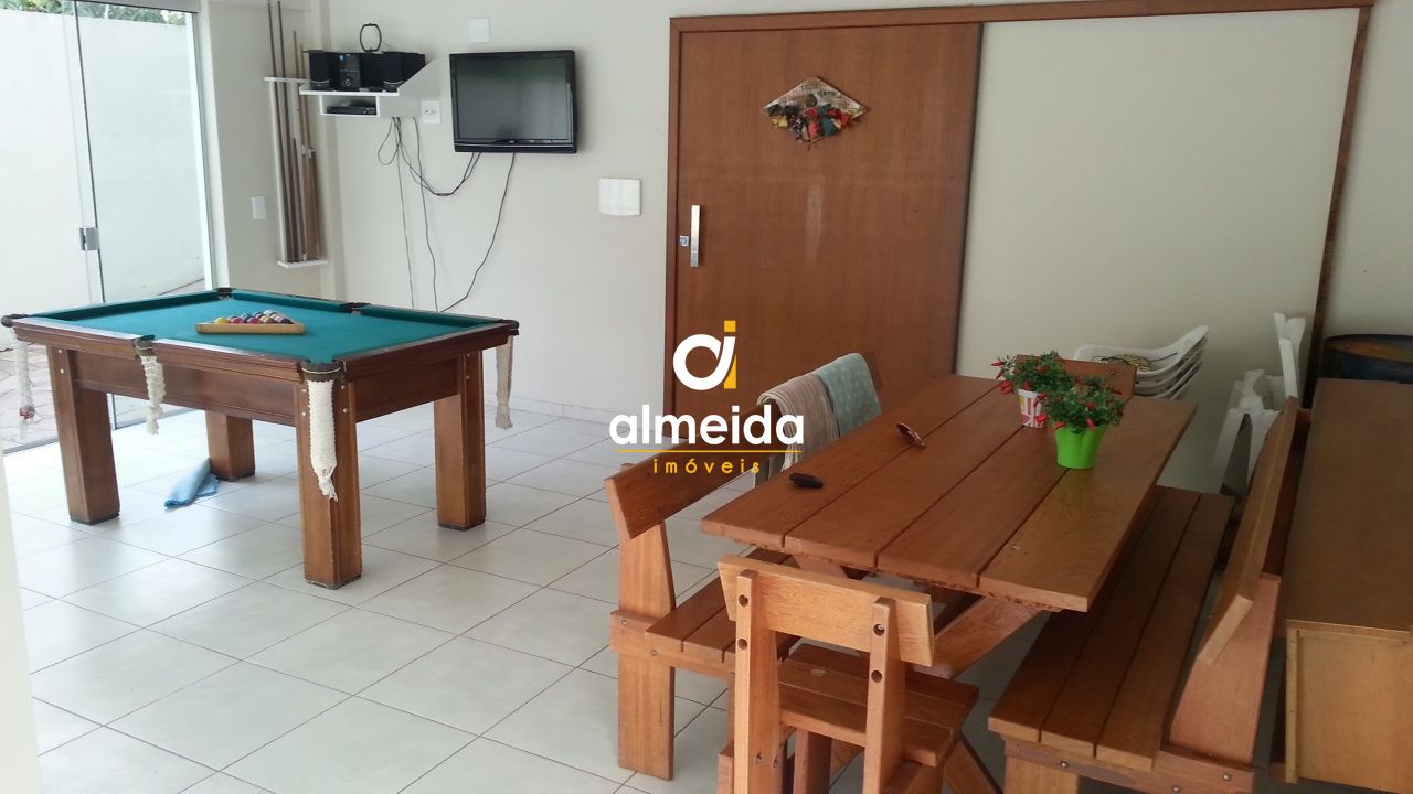 Casa à venda com 4 quartos, 240m² - Foto 59