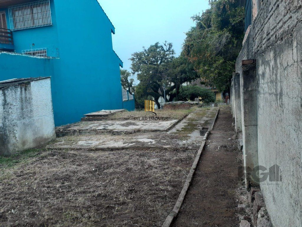 Vendo  terreno  no Bairro Partenon em Porto Alegre.