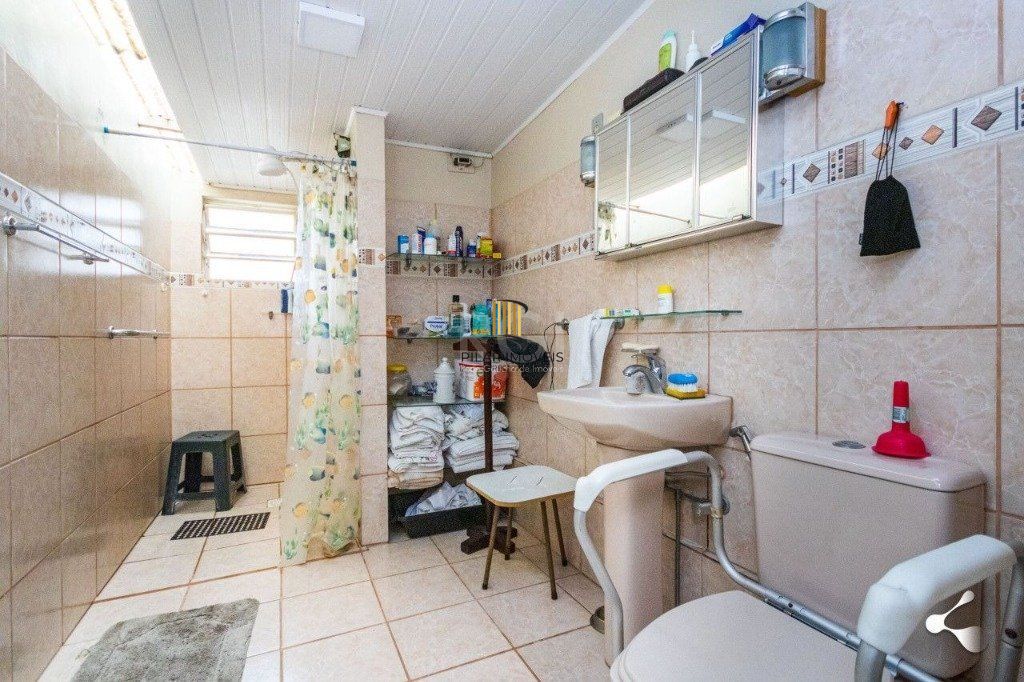 Casa para Venda - 221m², 4 dormitórios, sendo 1 suites, 2 vagas - São Geraldo