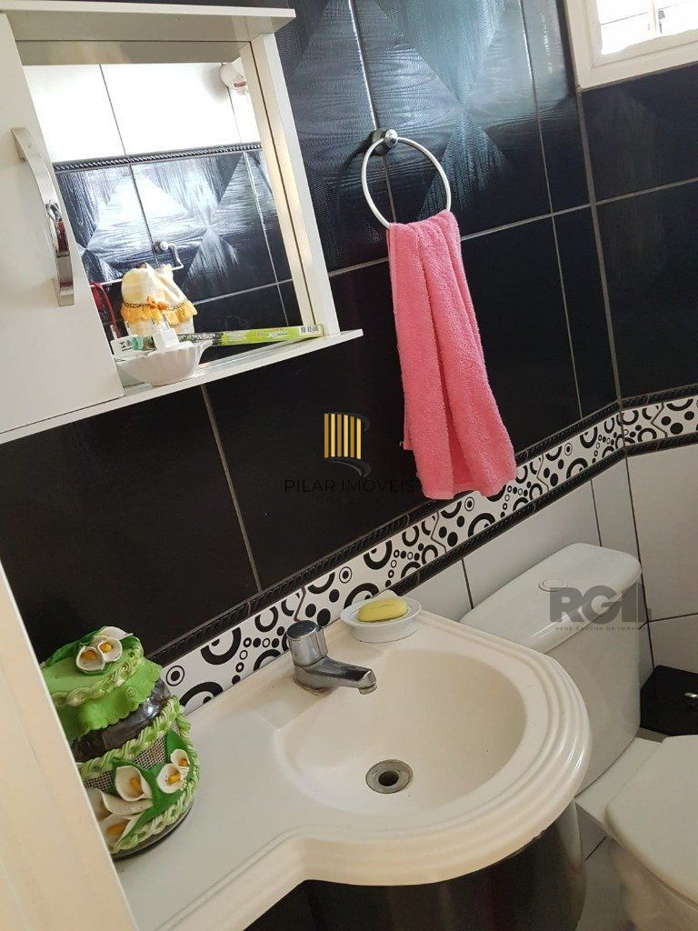 Casa 4 dormitórios no bairro Centenário