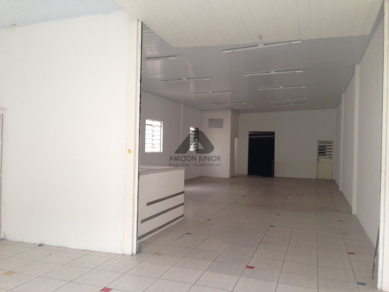 Depósito-Galpão-Armazém à venda com 1 quarto, 206m² - Foto 2