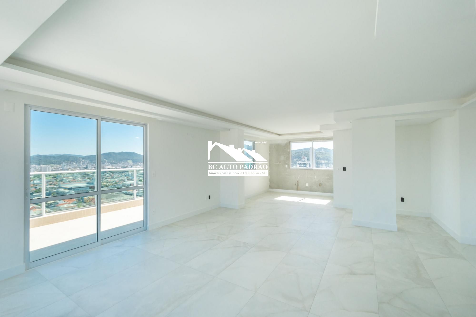 Cobertura à venda com 4 quartos, 352m² - Foto 1