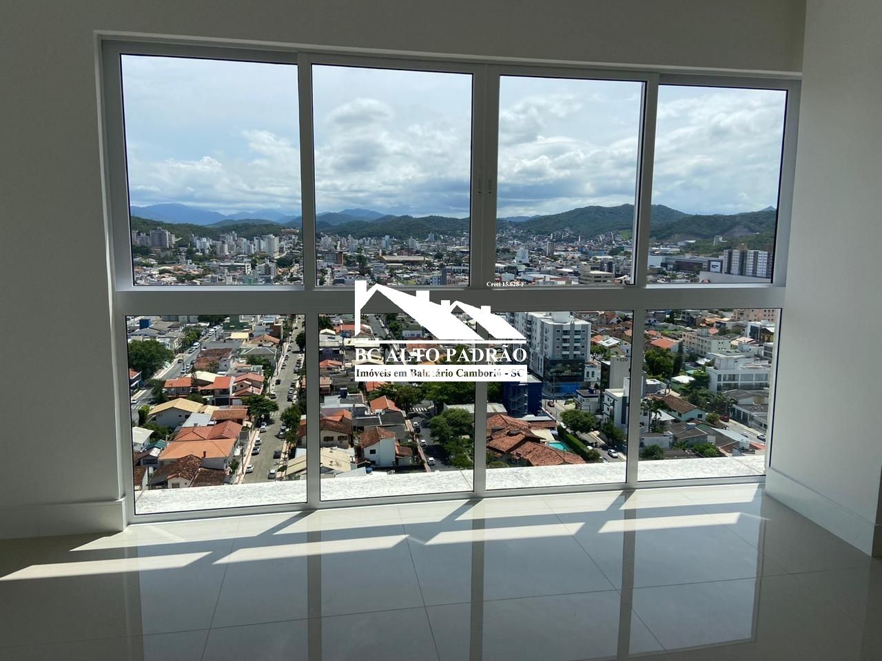 Apartamento à venda com 3 quartos, 123m² - Foto 23