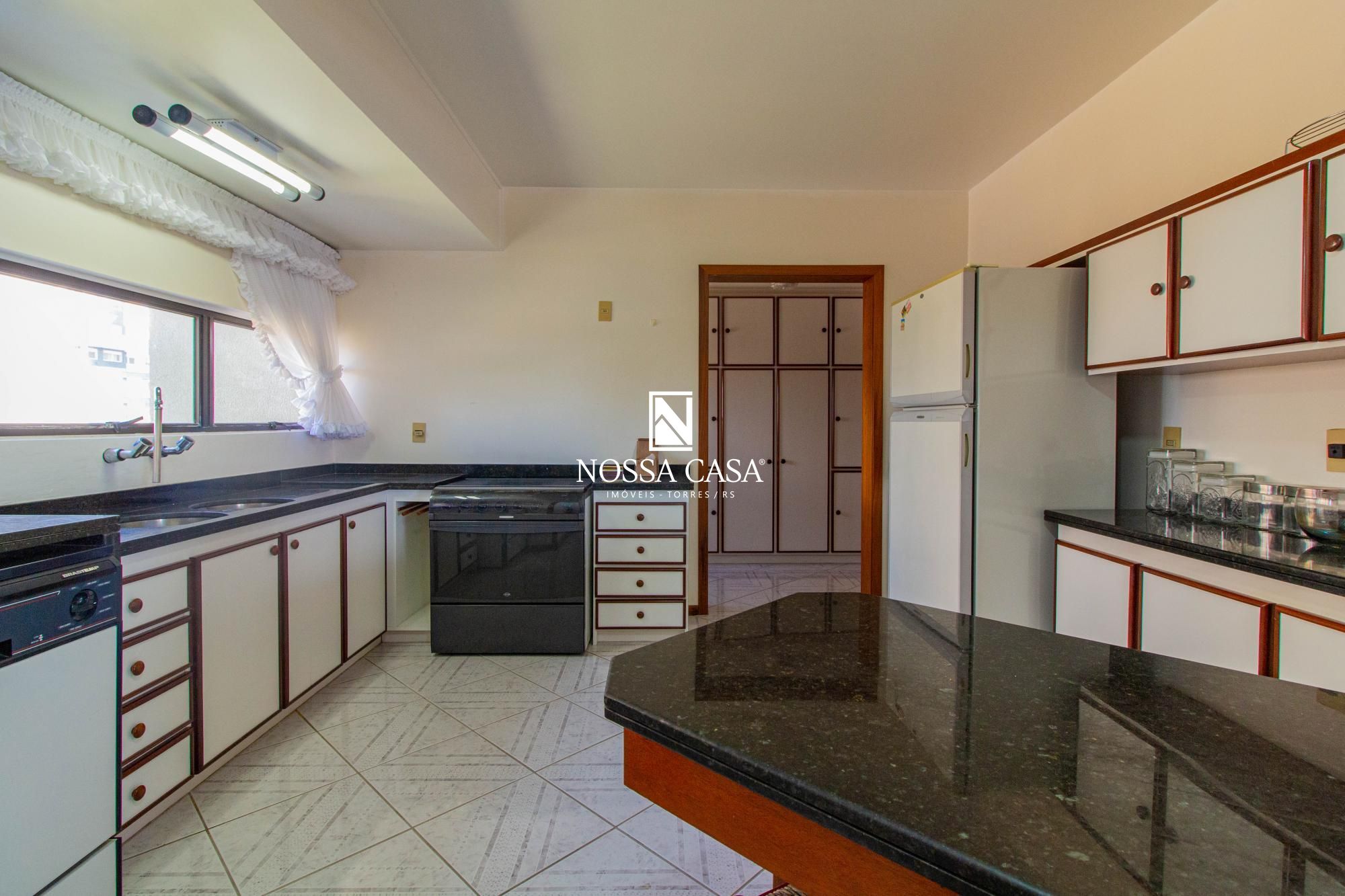 Apartamento à venda com 3 quartos, 183m² - Foto 10