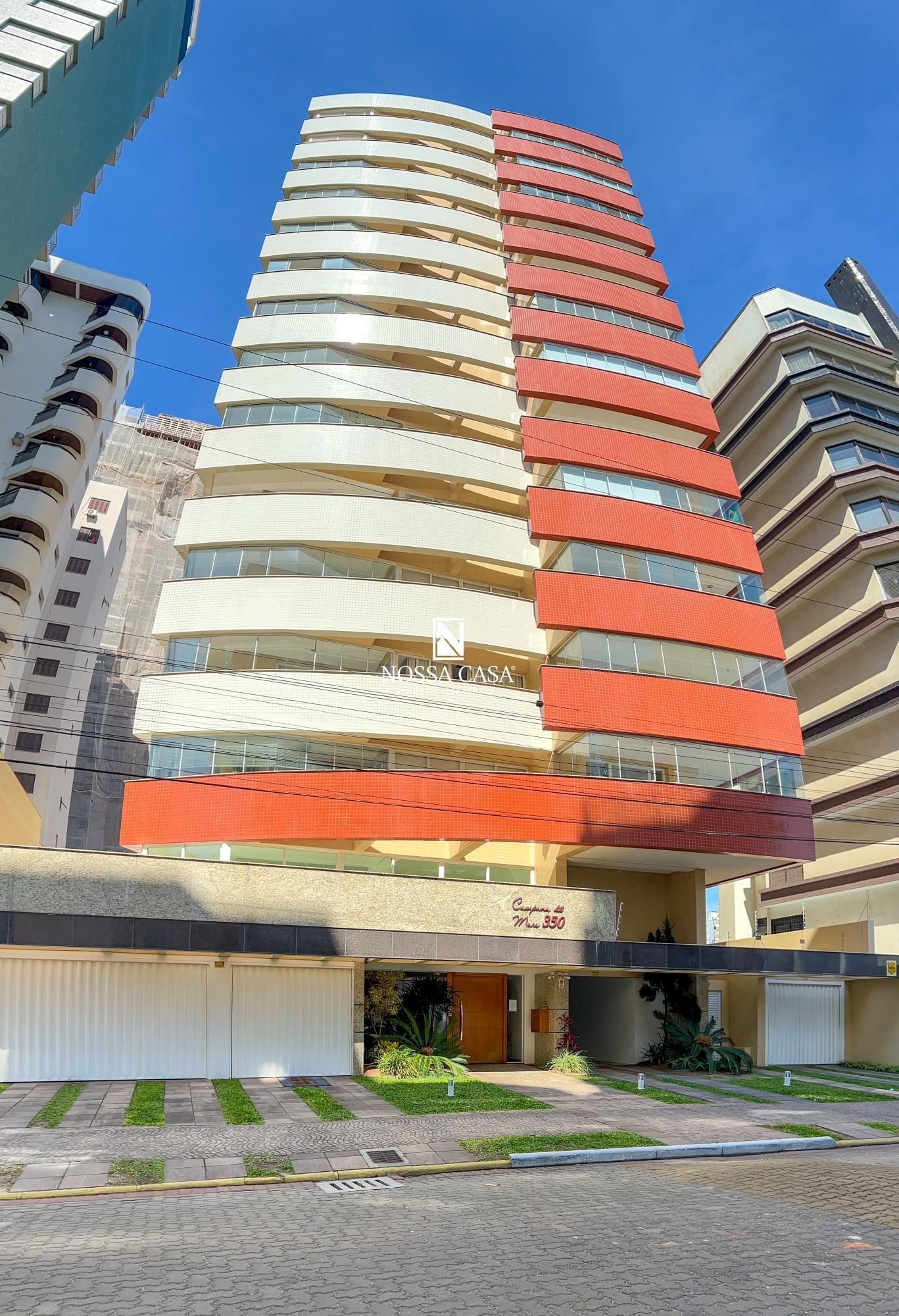 Apartamento à venda com 3 quartos, 143m² - Foto 1