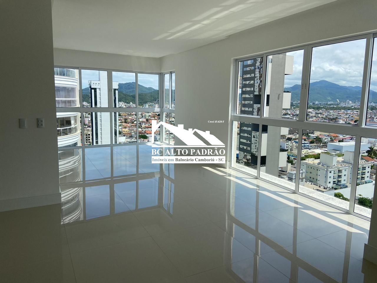 Apartamento, 3 quartos, 123 m² - Foto 2