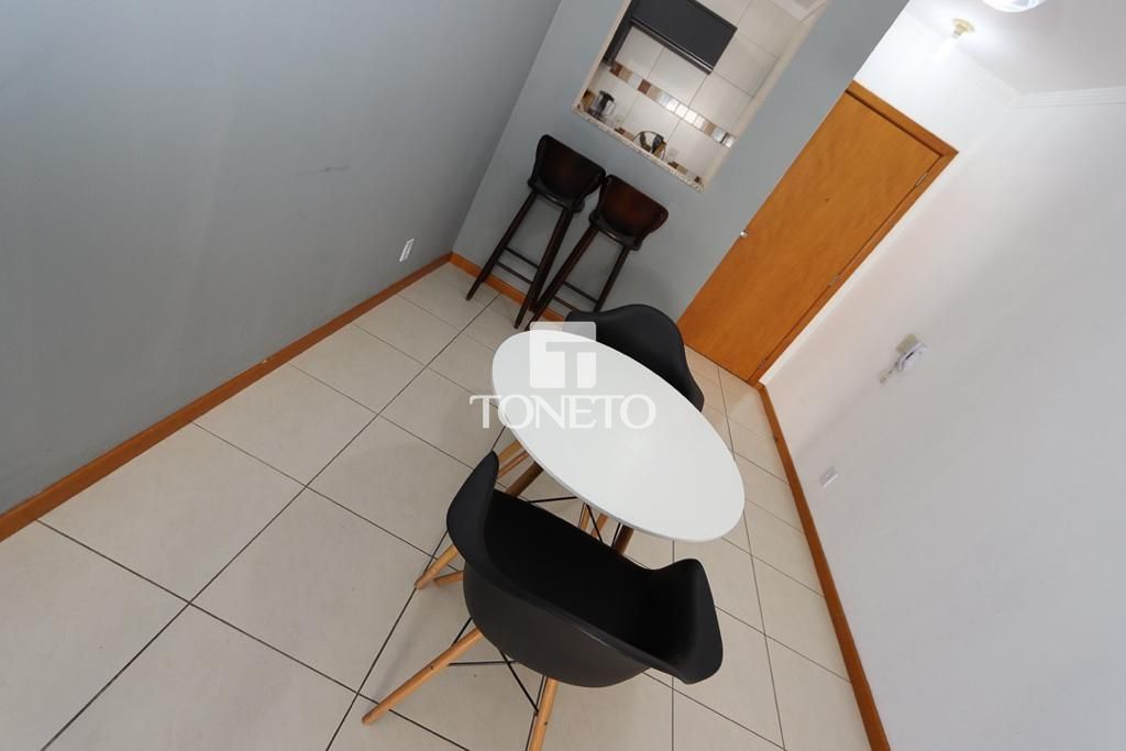 Apartamento à venda com 2 quartos, 68m² - Foto 2