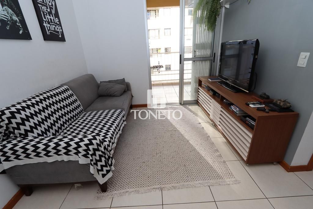 Apartamento à venda com 2 quartos, 68m² - Foto 3