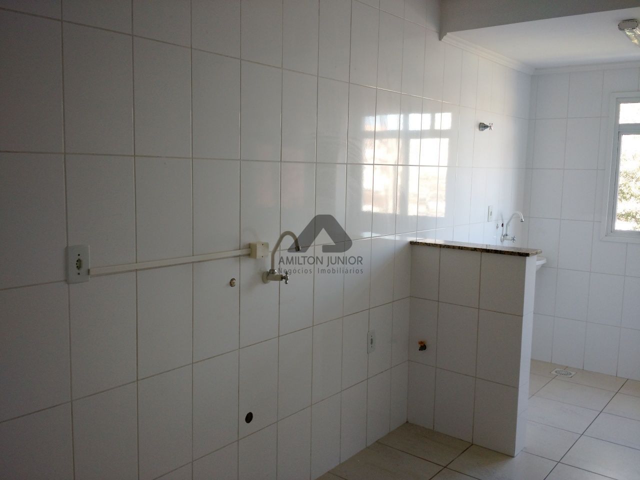 Apartamento à venda com 2 quartos, 75m² - Foto 14