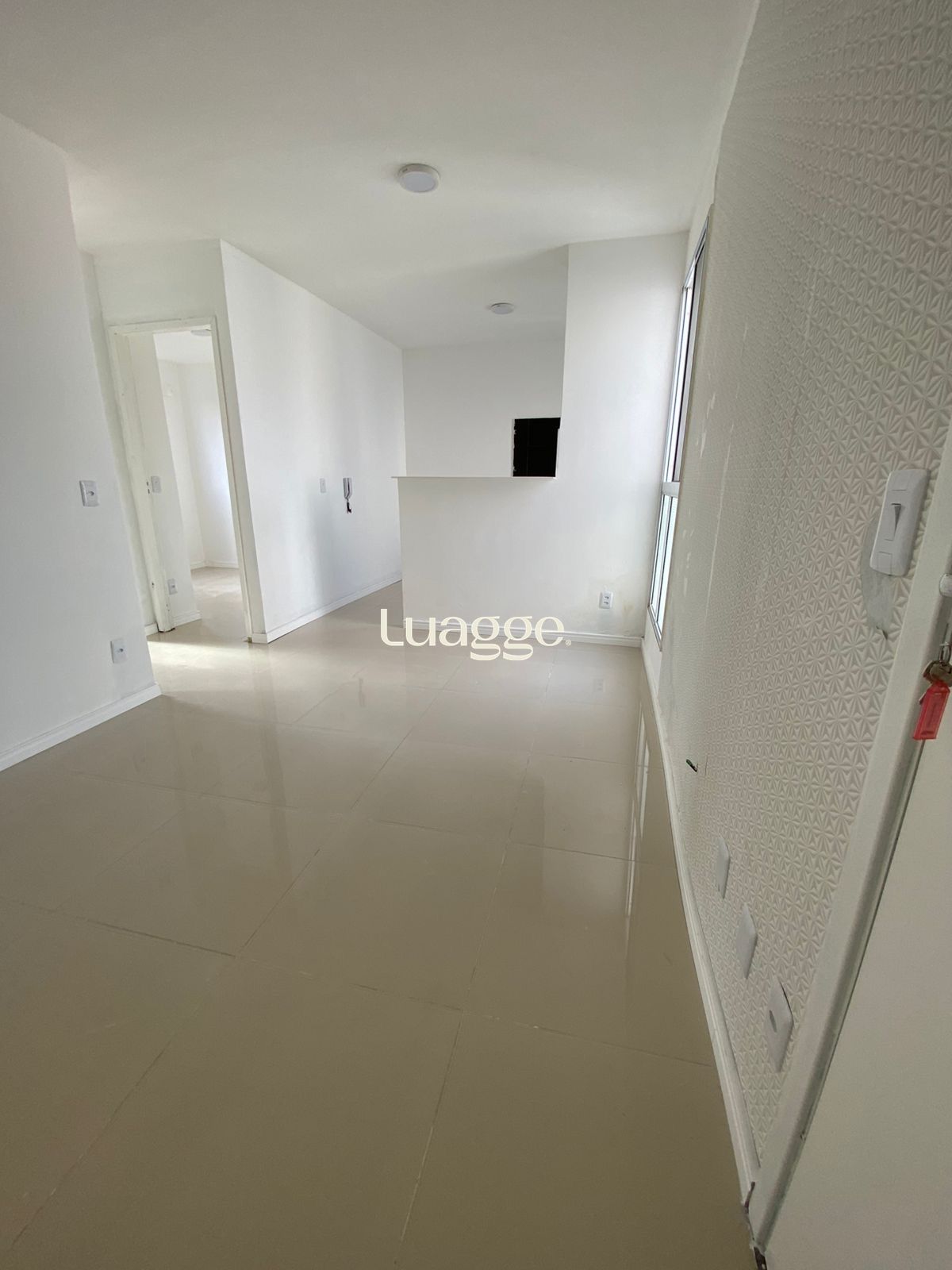 Apartamento de 2 dormitorios á venda no Bairro Vila Nova.