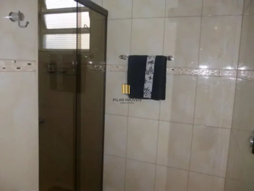 Casa térrea com 3 dormitórios, suíte e 3 vagas.