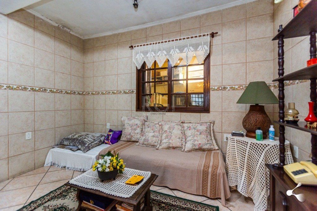 Casa para Venda - 231.27m², 3 dormitórios, sendo 1 suites, 3 vagas - Cristal