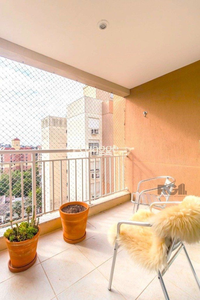 Apartamento à venda com 2 quartos, 72m² - Foto 2
