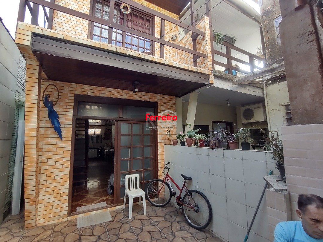Casa para Venda - 400m², 6 dormitórios, Cavalhada