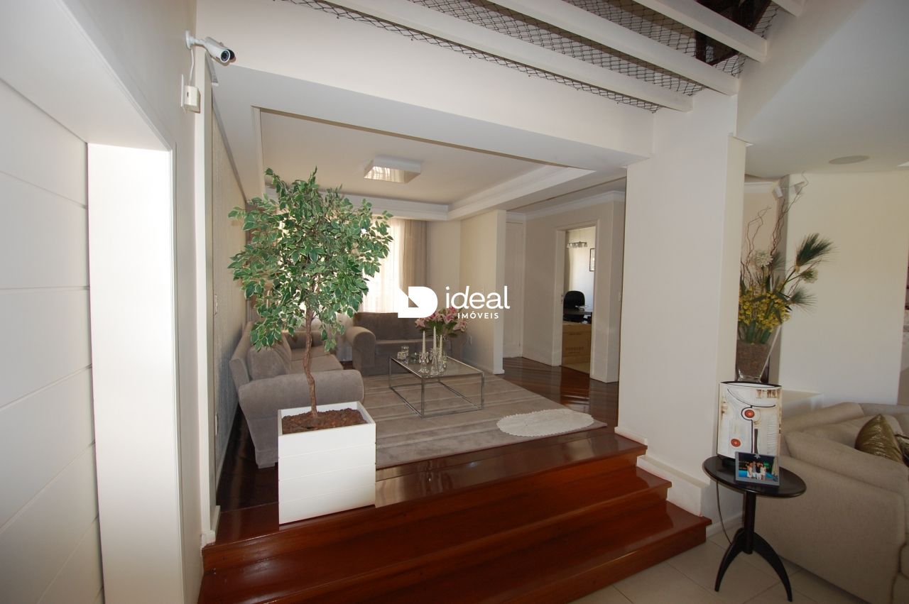Casa de 4 quartos, 500m² no bairro Nossa Senhora de Lourdes, em Santa Maria | Eu Corretor