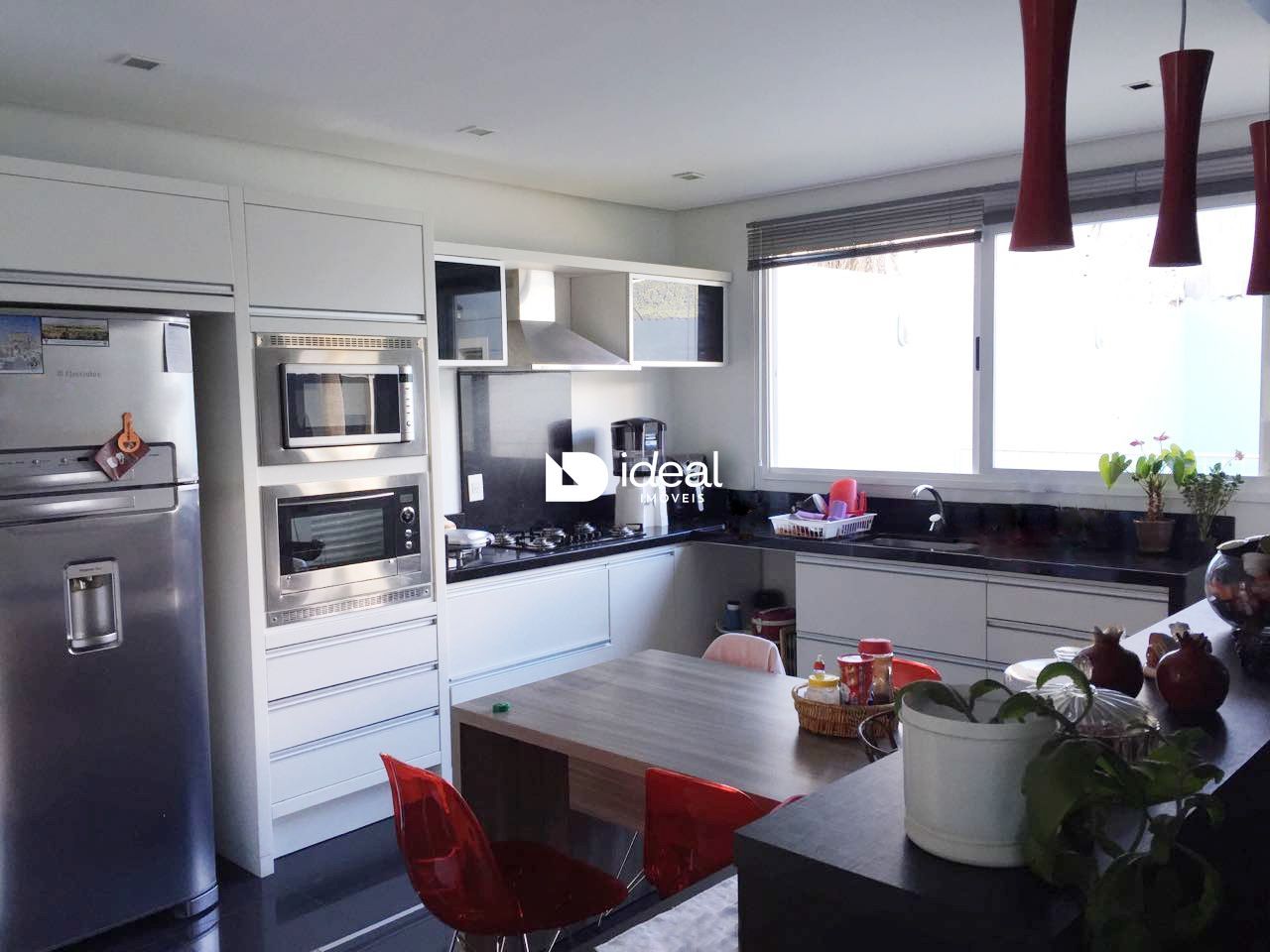 Casa de 4 quartos, 320m² no bairro São José, em Santa Maria | Eu Corretor