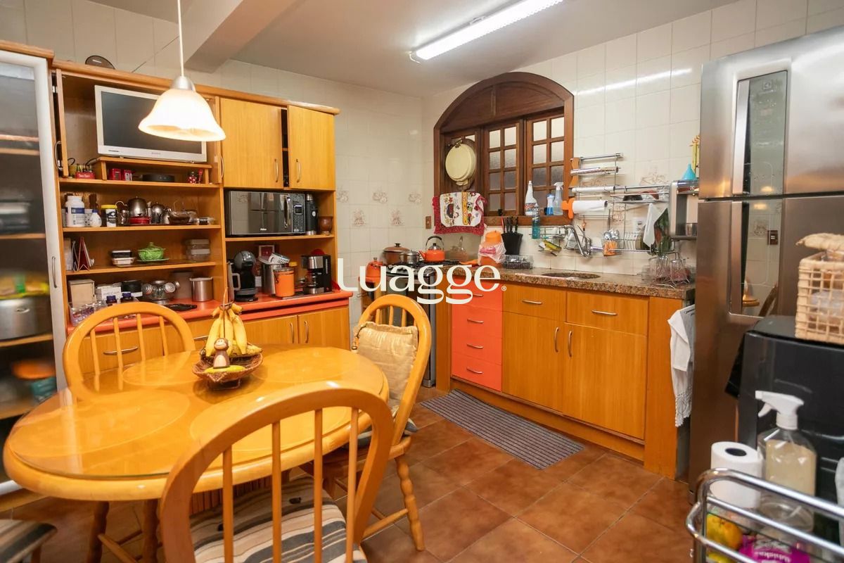 Casa à venda com 4 quartos, 281m² - Foto 11