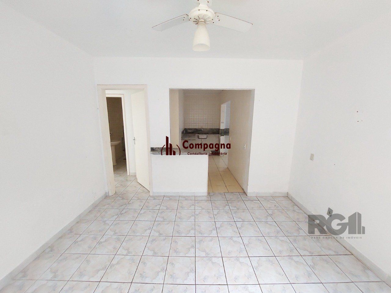 APTO 02 DORMITÓRIOS AMPLAS PEÇAS - 01 VAGA ESCRITURADA NO BAIRRO TRISTEZA — foto 3