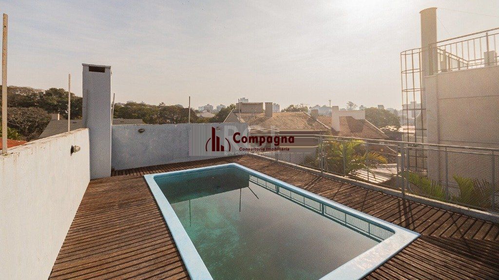 Casa para Venda - 300m², 3 dormitórios, sendo 1 suites, 4 vagas - Chácara das Pedras