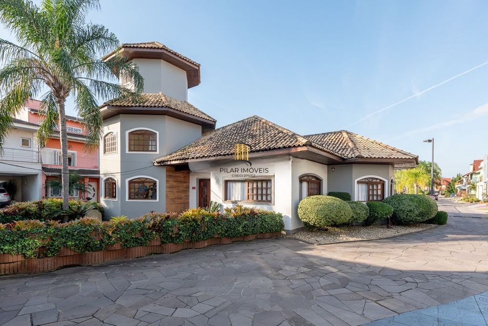 Casa em Condomínio com 4 quartos, 1 suíte e 300m² à venda em Ecoville.